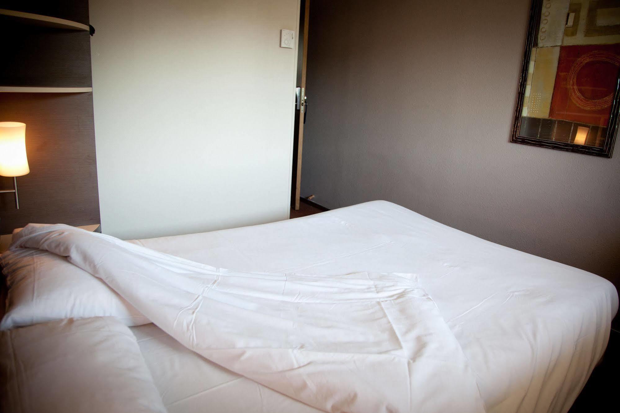 B&B Hotel Pau Zenith ภายนอก รูปภาพ